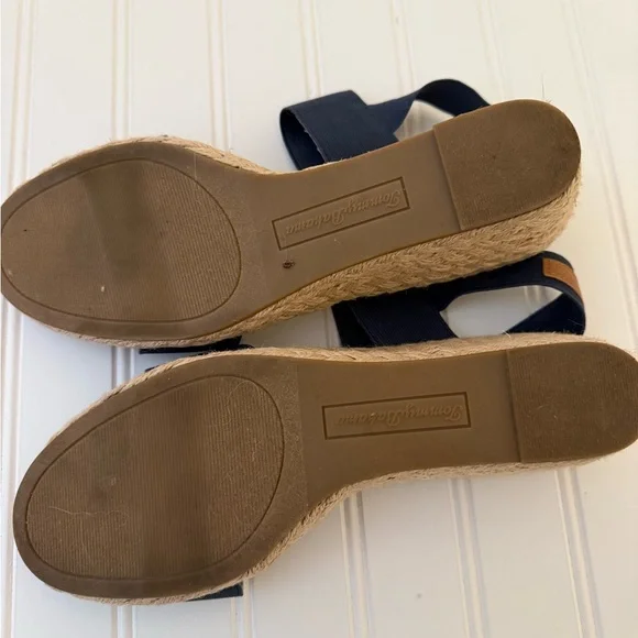 Tommy Bahama Women's Navy Sandals - Picture 5 of 6